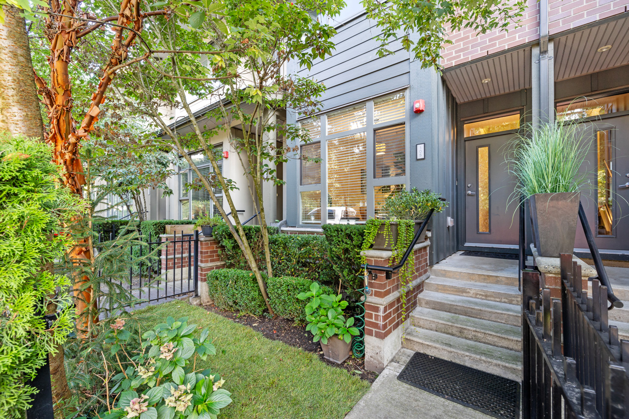 105 - 2135 Heritage Park Lane, North Vancouver