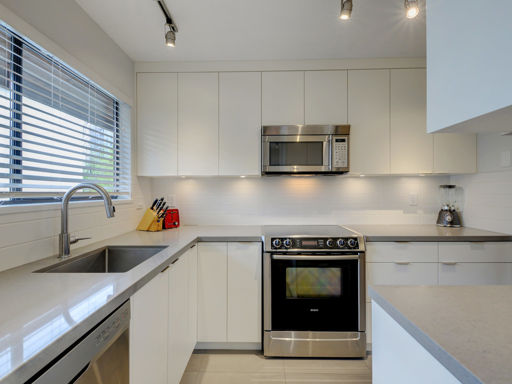 4 - 220 W 16th Street, North Vancouver