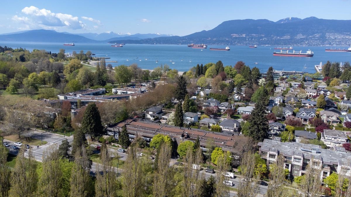109 - 3875 W 4th Avenue, Vancouver